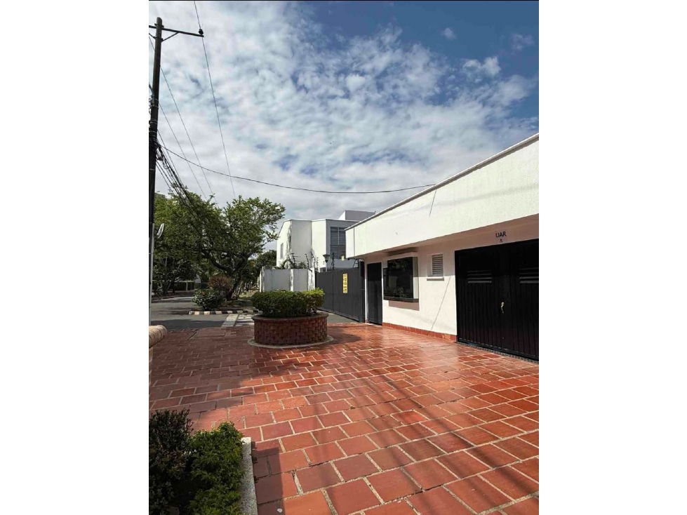 VENDO CASA EN LA HACIENDA SUR DE CALI