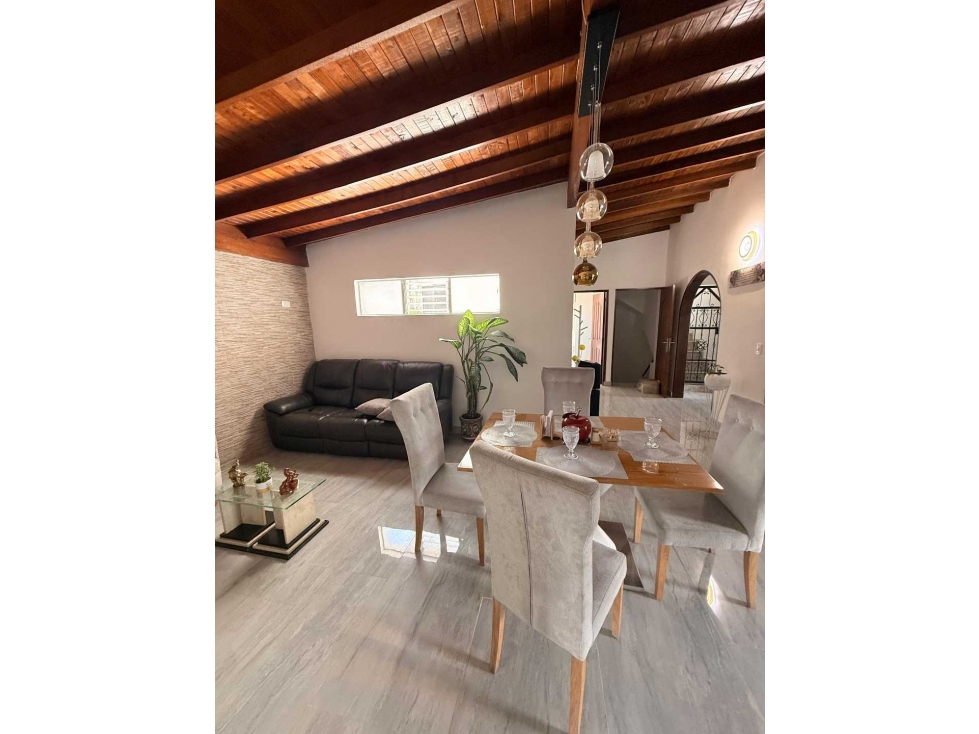 VENDO CASA EN LAURELES TERCER PISO IDEAL PARA RENTAS — foto 2