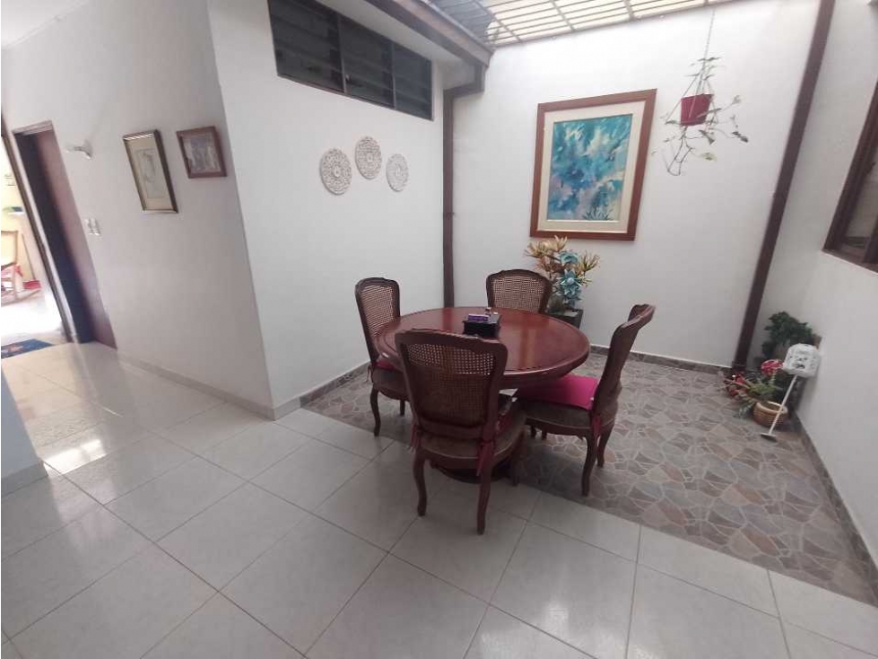 VENTA CASA EN CALI BARRIO LOS CAMBULOS — foto 2