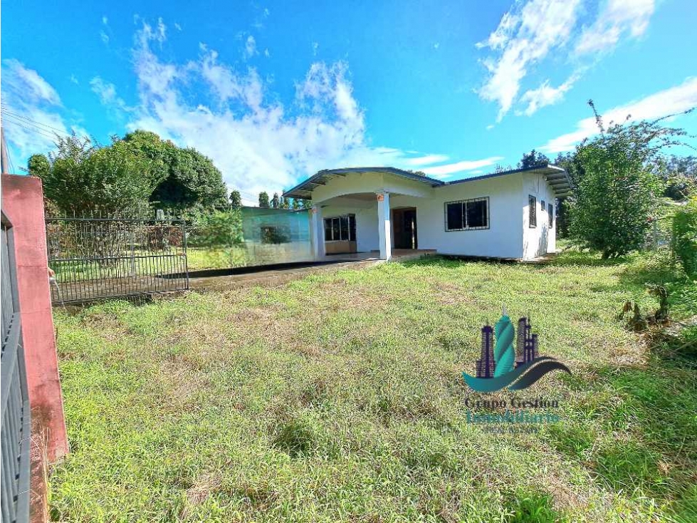 VENDO CASA TRES HABITACIONES Y EN LOTE DE MIL METROS BUGABA - 2
