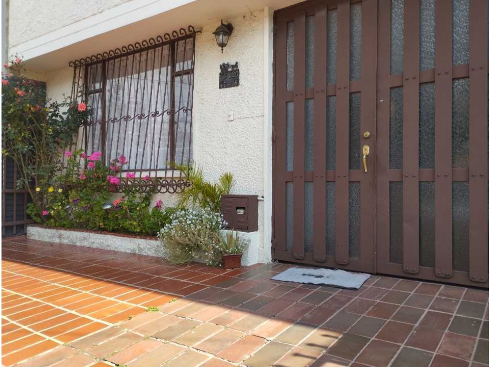 VENDO CASA en el Batan-Bogotá, 5 habitaciones,terraza-$1.350Mlls-YG — foto 2