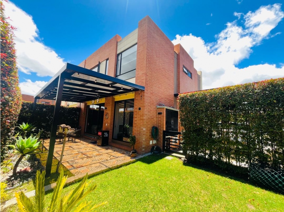 VENDO CASA EN OIKOS SABANA