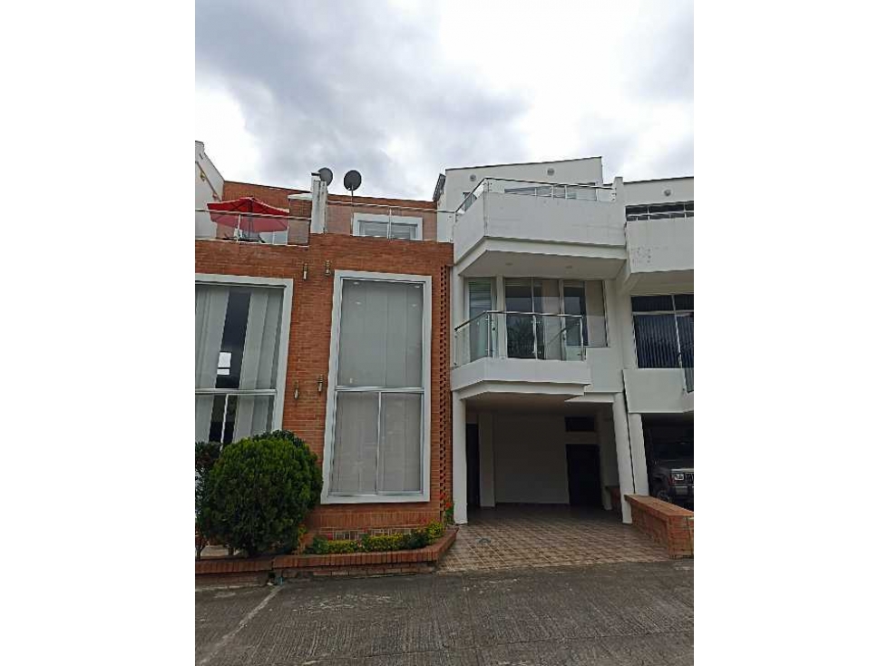 Vendo Casa en Pacho hermosa y amplia - 1