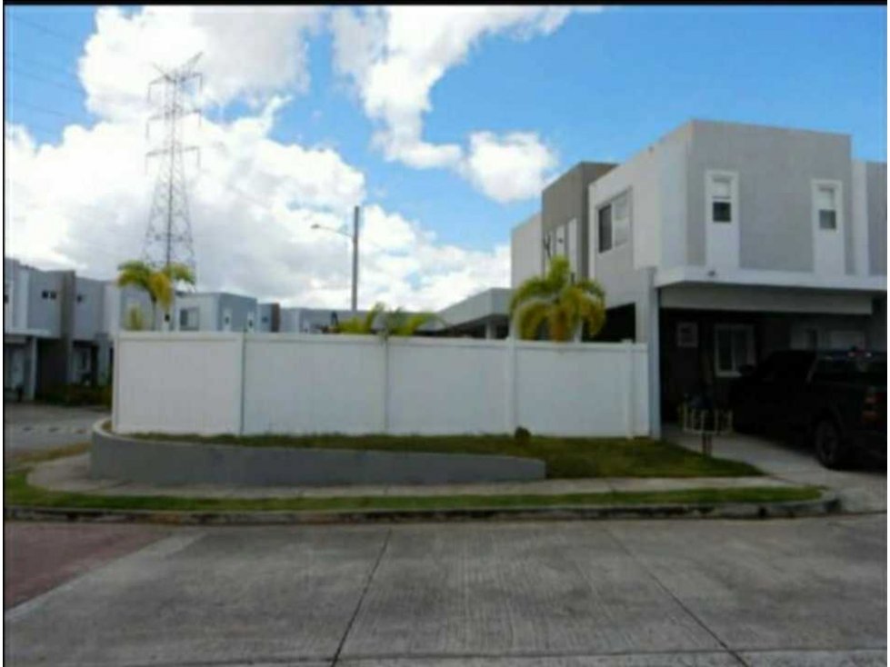 CASA EN PH AUGUSTA PASEO DEL NORTE BRISAS DEL GOLF 3REC 2B 275M2