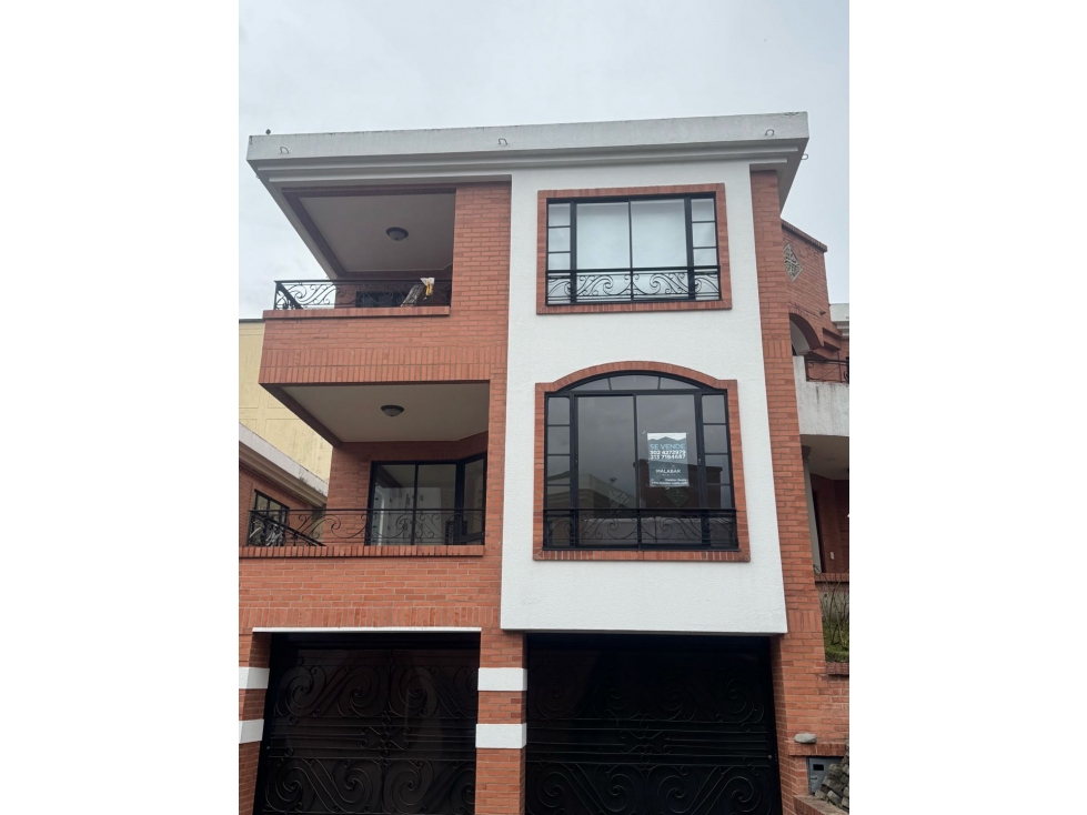 VENDO CASA EN PINARES PEREIRA