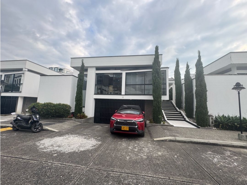 VENDO CASA EN PINARES PEREIRA