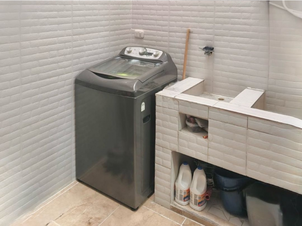 VENDO CASA EN PISO Y MEDIO EN NIQUIA, UNIDAD EL CARMEL — foto 6