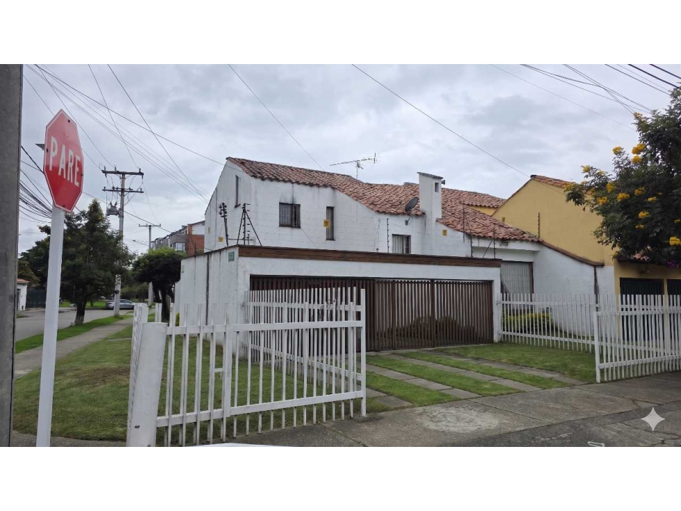 VENDO CASA EN PONTEVEDRA CON.POTENCIAL Y USO ISTITUCIONAL (IC)
