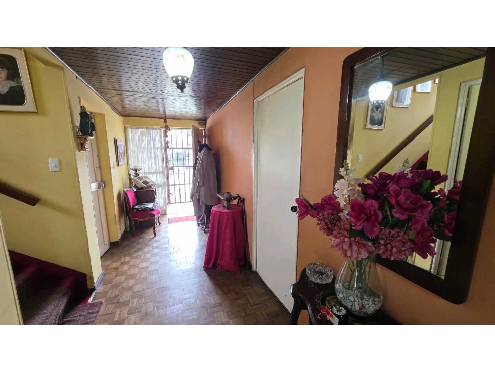 VENDO CASA EN PONTEVEDRA CON.POTENCIAL Y USO ISTITUCIONAL (IC) — foto 2