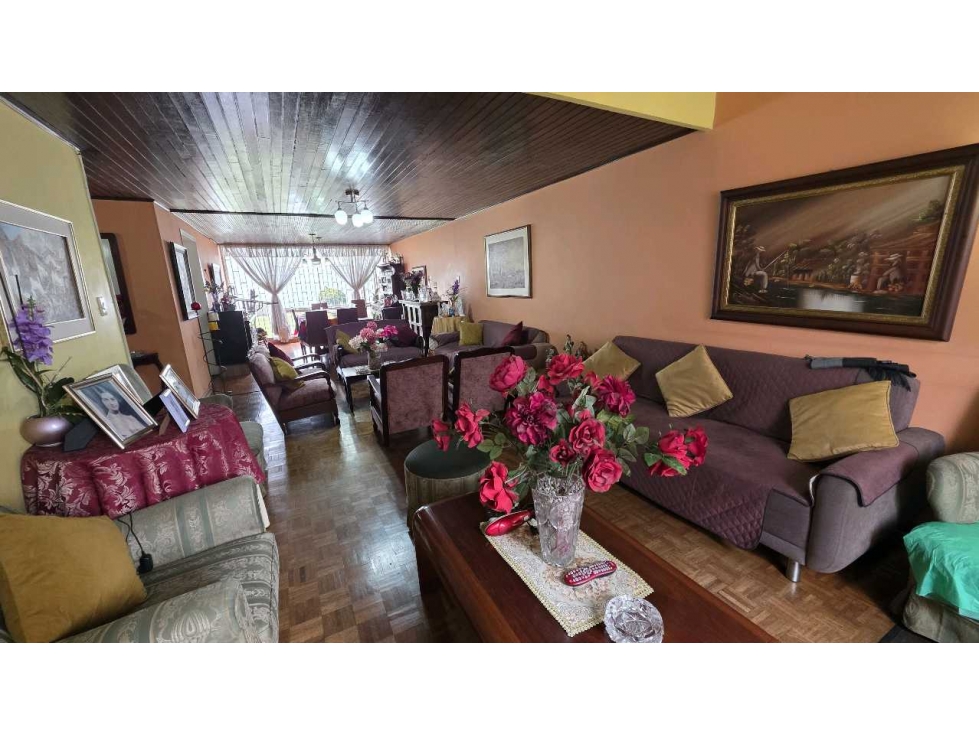 VENDO CASA EN PONTEVEDRA CON.POTENCIAL Y USO ISTITUCIONAL (IC) — foto 4