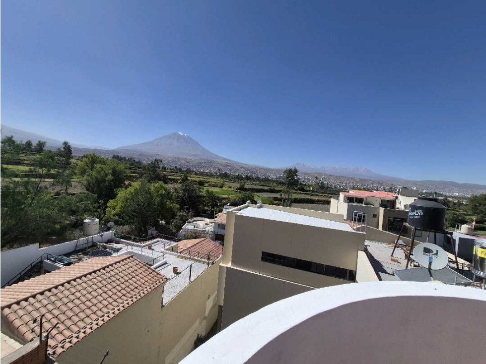 VENDO CASA EN RESIDENCIAL EXCLUSIVA - CAYMA - 1
