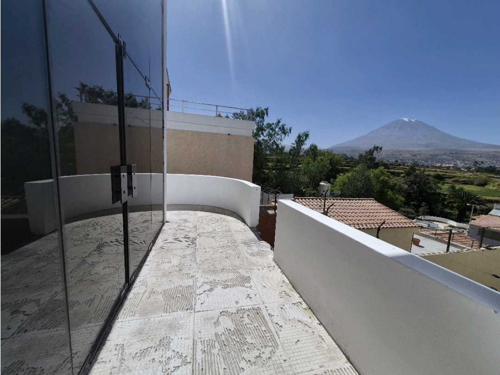 VENDO CASA EN RESIDENCIAL EXCLUSIVA - CAYMA — foto 2