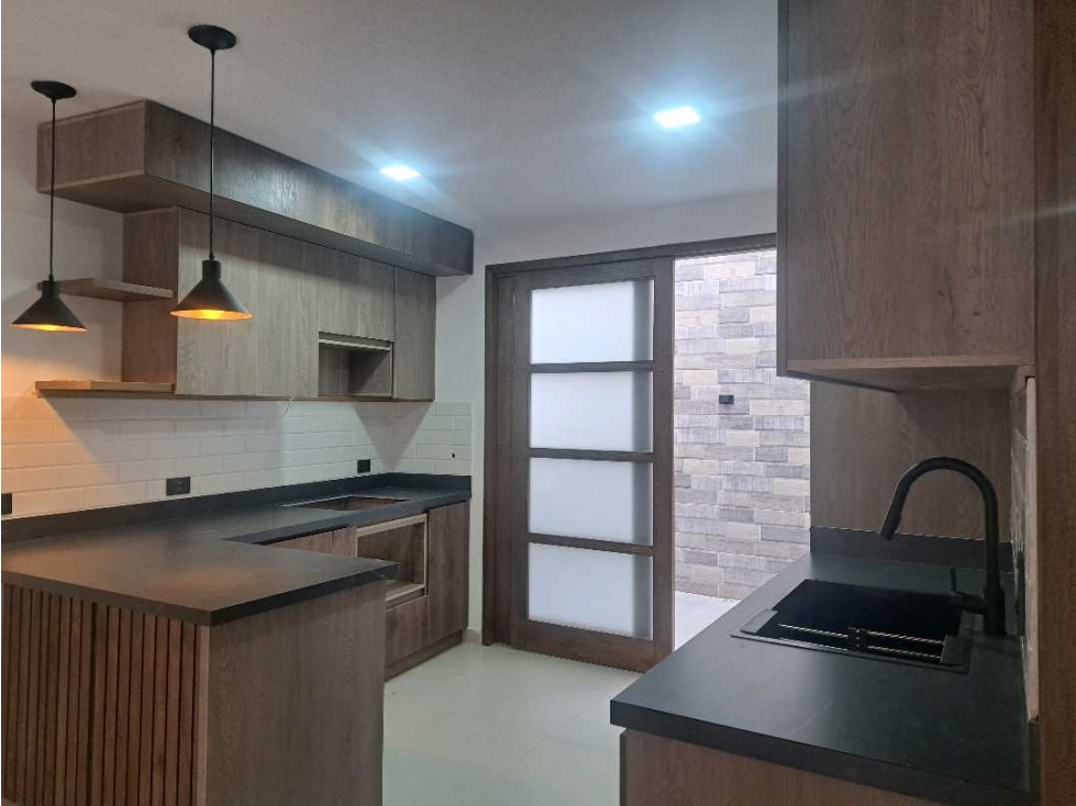 VENDO CASA EN RIONEGRO ANTIOQUIA