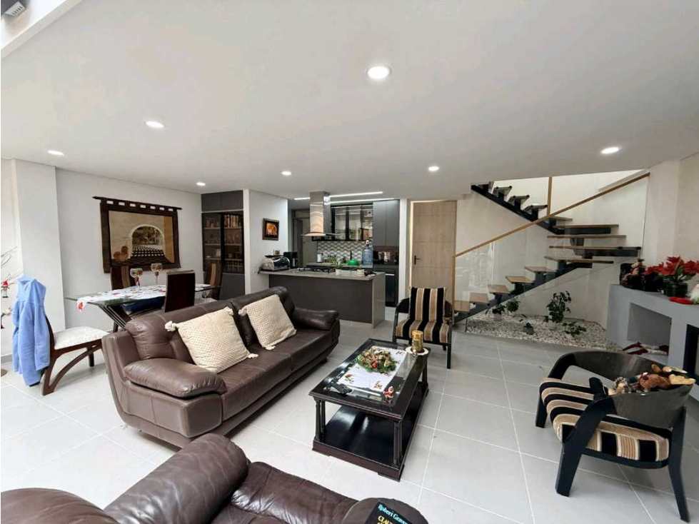 VENDO CASA EN RIONEGRO ANTIOQUIA