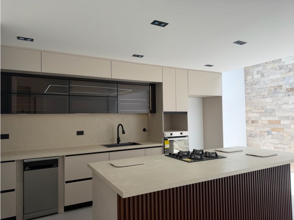 VENDO CASA EN RIONEGRO ANTIOQUIA/LLANOGRANDE