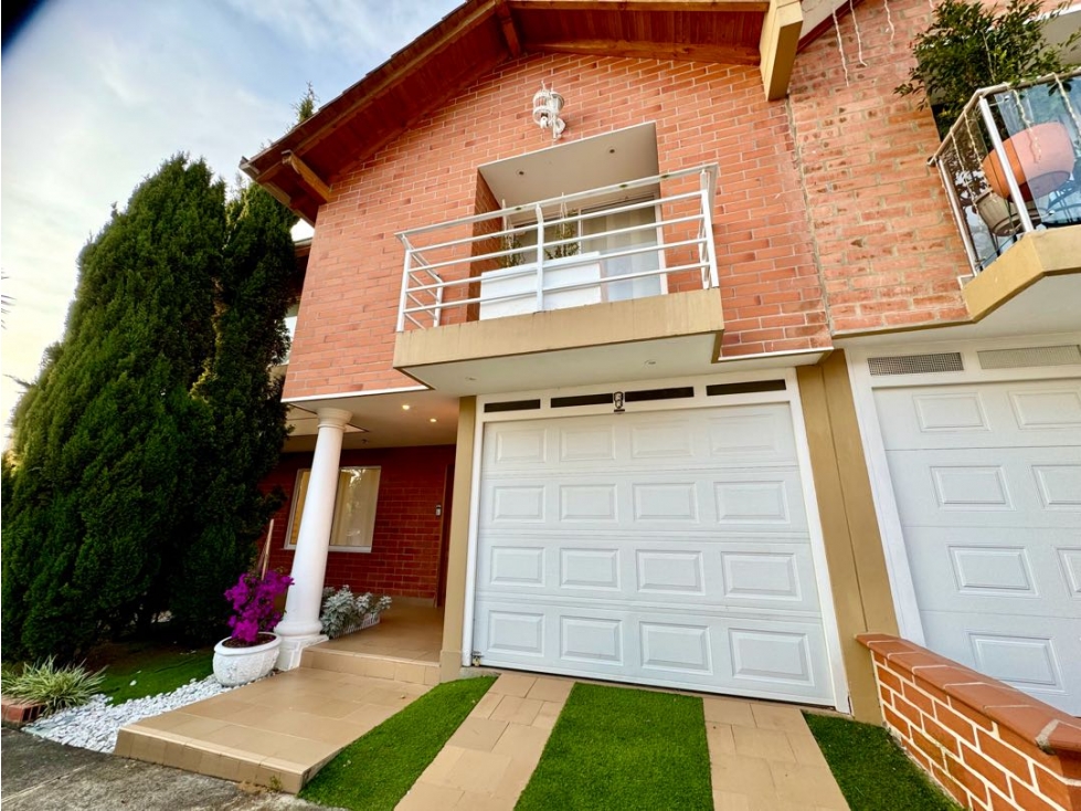VENDO CASA ESQUINERA EN SAN ANTONIO DE PEREIRA- RIONEGRO