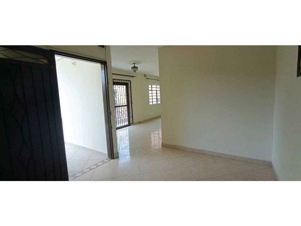 VENDO CASA EN ROSALES PROPIDAD HORIZONTAL CON TERRAZA PRIVADA