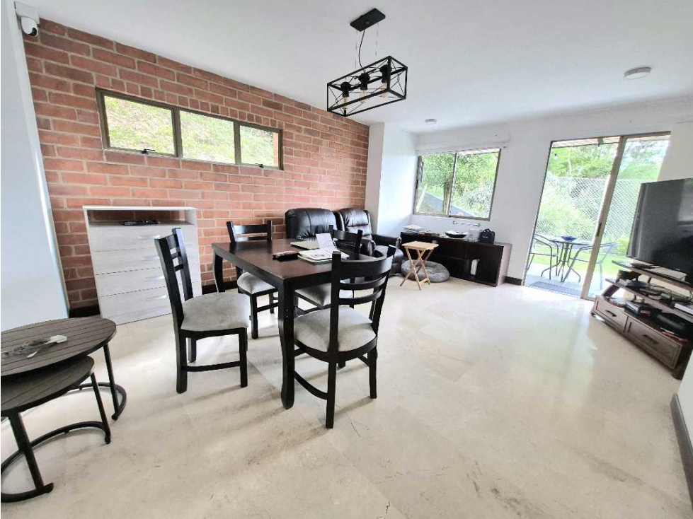 VENDO CASA EN SABANETA, UNIDAD CERRADA SECTOR ALCAZARES — foto 2