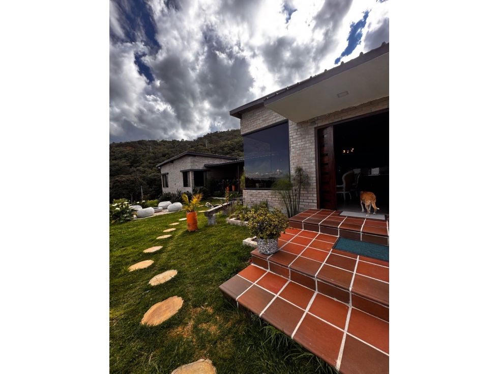 Vendo casa en Santa Elena Barro blanco