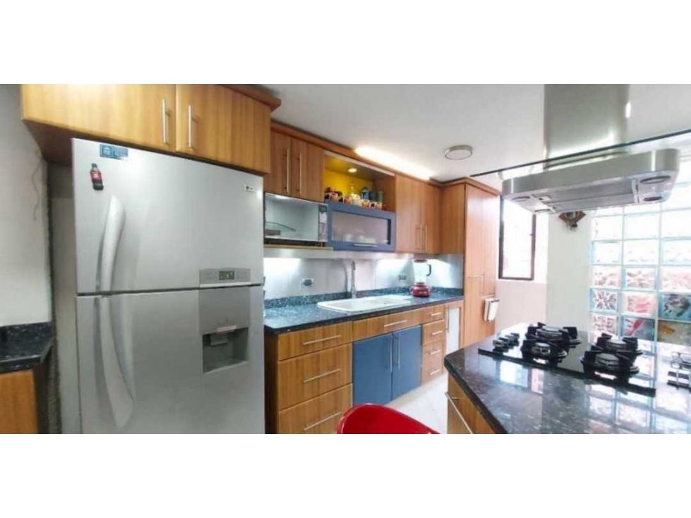 Vendo Casa en Urbanización Cerrada. en Los Bernal — foto 2