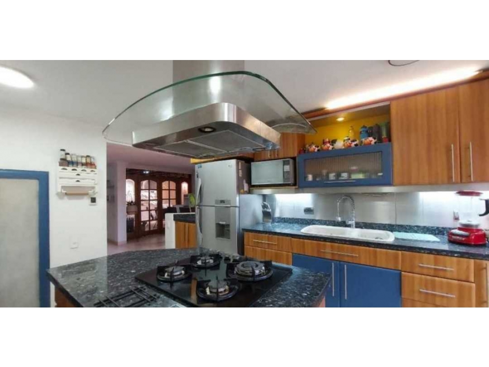 Vendo Casa en Urbanización Cerrada. en Los Bernal — foto 3