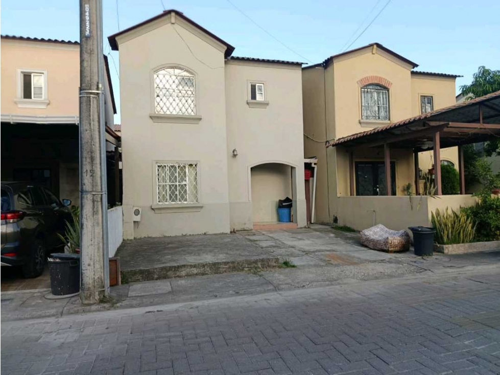 Vendo Casa en Urb de la Rioja Etapa Asturias - 1