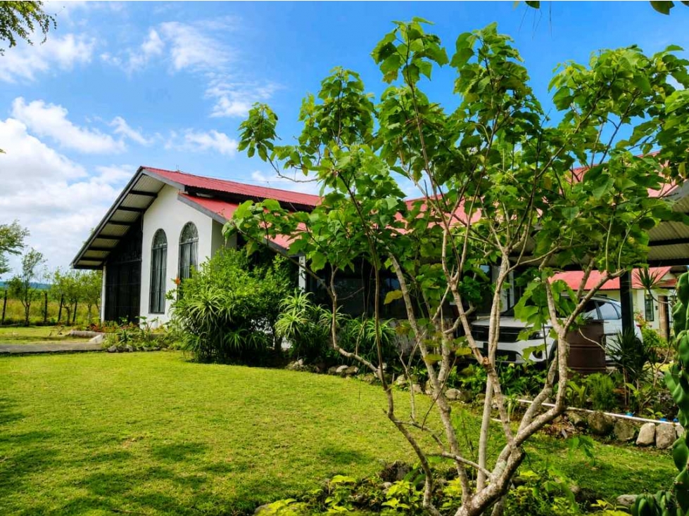 VENDO CASA + 2 CABAÑAS + 2 DEPOSITOS EN VOLCAN, TITULADA, 1500 MTS - 2