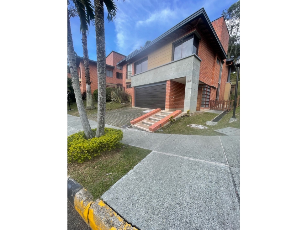 VENDO CASA ENVIGADO SECTOR TERRACINA