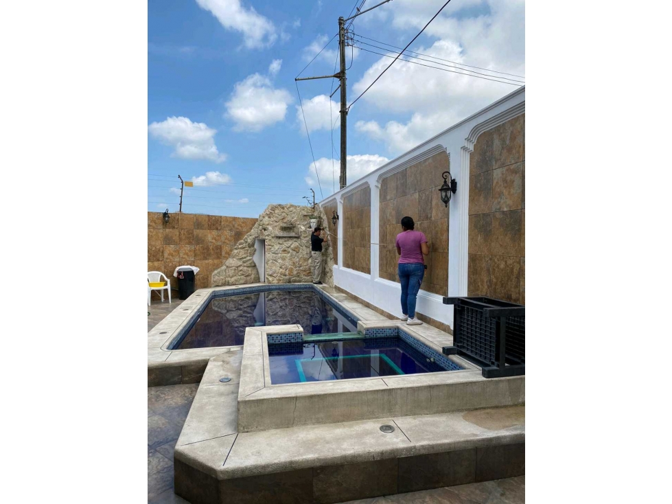 Vendo casa esquinera con piscina y jacuzzi en Alborada 10ma Etapa — foto 6