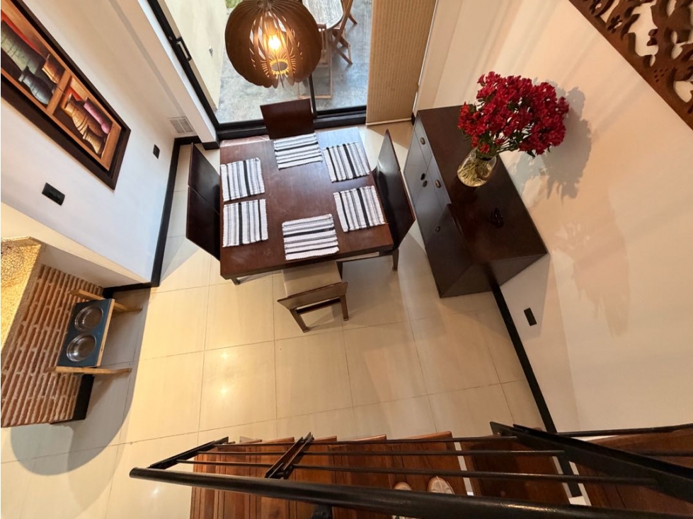 Vendo casa esquinera en chia muy central en conjunto cerrado.