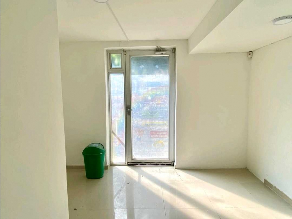Vendo casa esquinera en cali barrio el lido area lote 384 renta 10 M — foto 4