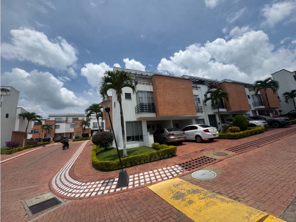 VENDO CASA ESQUINERA EN LA VILLA PEREIRA