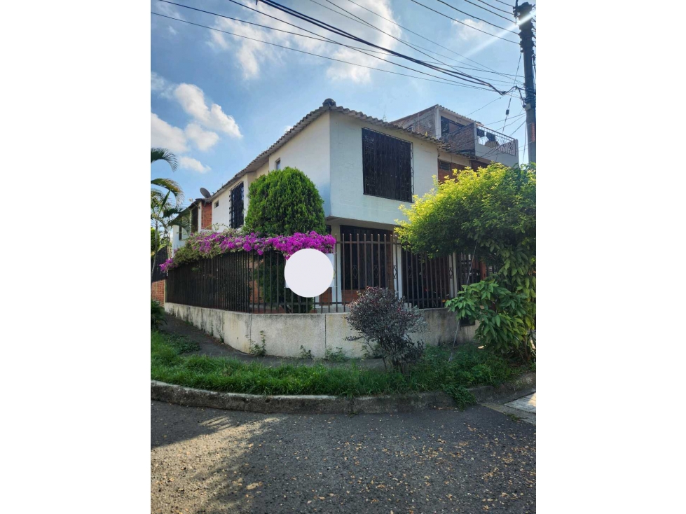 VENDO CASA ESQUINERA EN OPORTUNIDAD MORELIA PALMIRA(M&G)CW:8182044