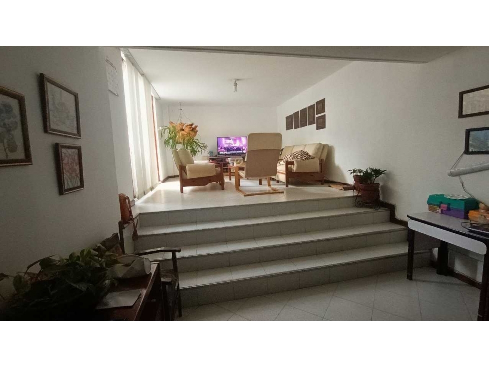 VENDO CASA ESQUINERA EN SANTA MONICA LA ALBORADA CON 2 GARAJES — foto 3