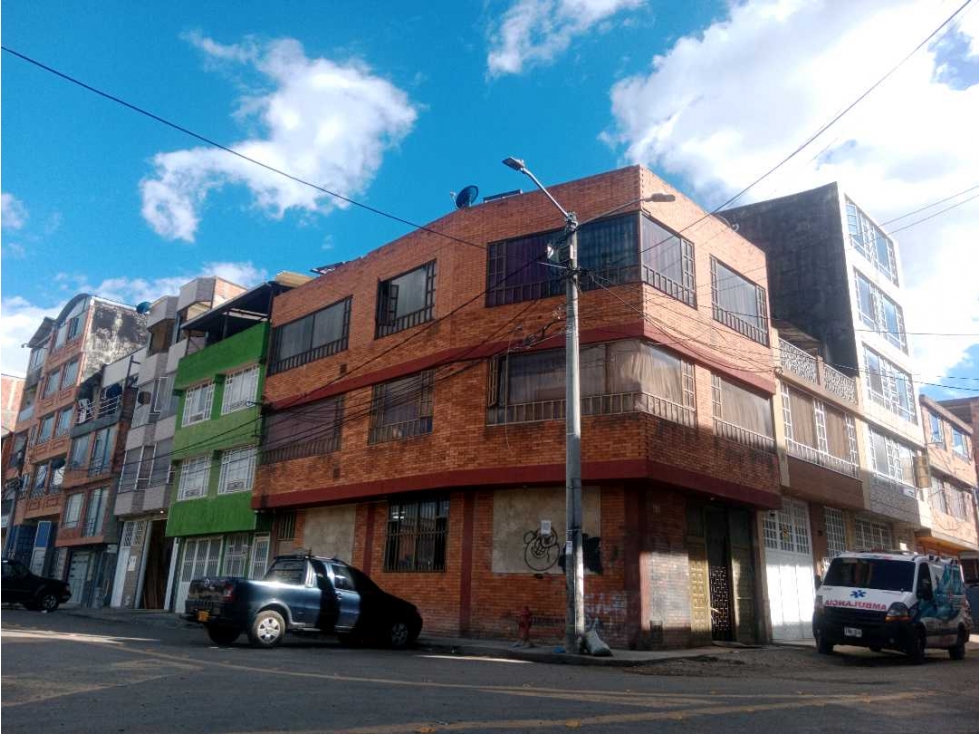 VENDO CASA ESQUINERA RENTABLE EN LAGOS DE CASTILLA BOGOTA