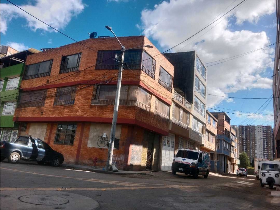 VENDO CASA ESQUINERA RENTABLE EN LAGOS DE CASTILLA BOGOTA — foto 3