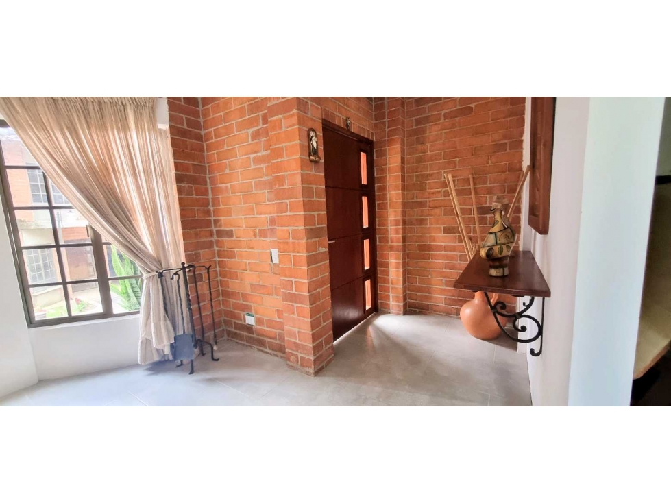 VENDO CASA ESQUINERA SABANETA ANTIOQUIA 3 ALCOBAS CON BA O JARDIN EN L — foto 2