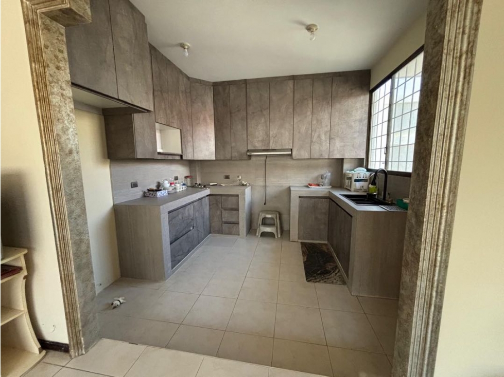 Vendo Casa Esquinera y Espaciosa Salinas — foto 4
