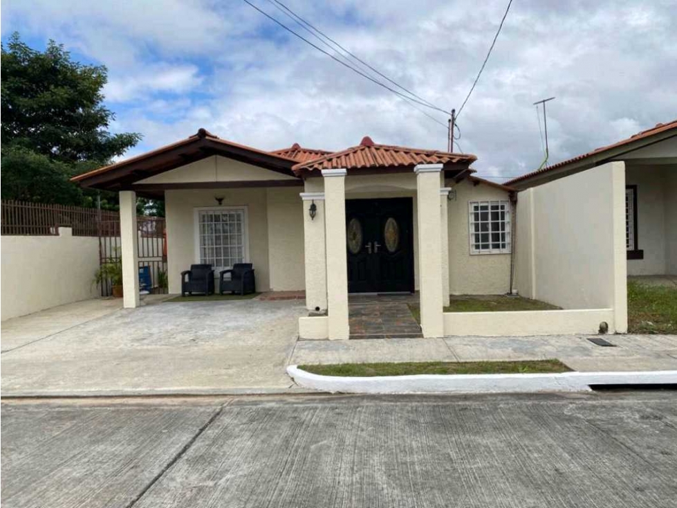 VENDO CASA EN HACIENDA SANTA FE LA SIESTA DE TOCUMEN