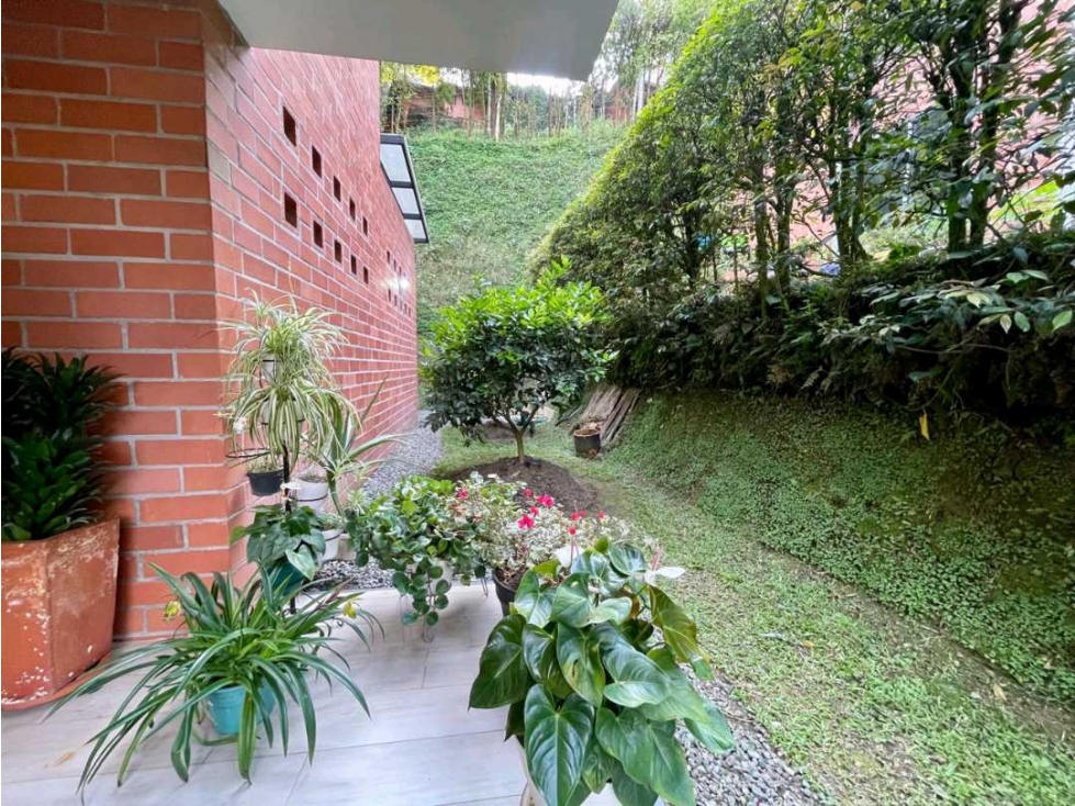 VENDO CASA HERMOSA CON TERRAZA Y JARDIN EN UNIDAD CERRADA - SABANETA — foto 4