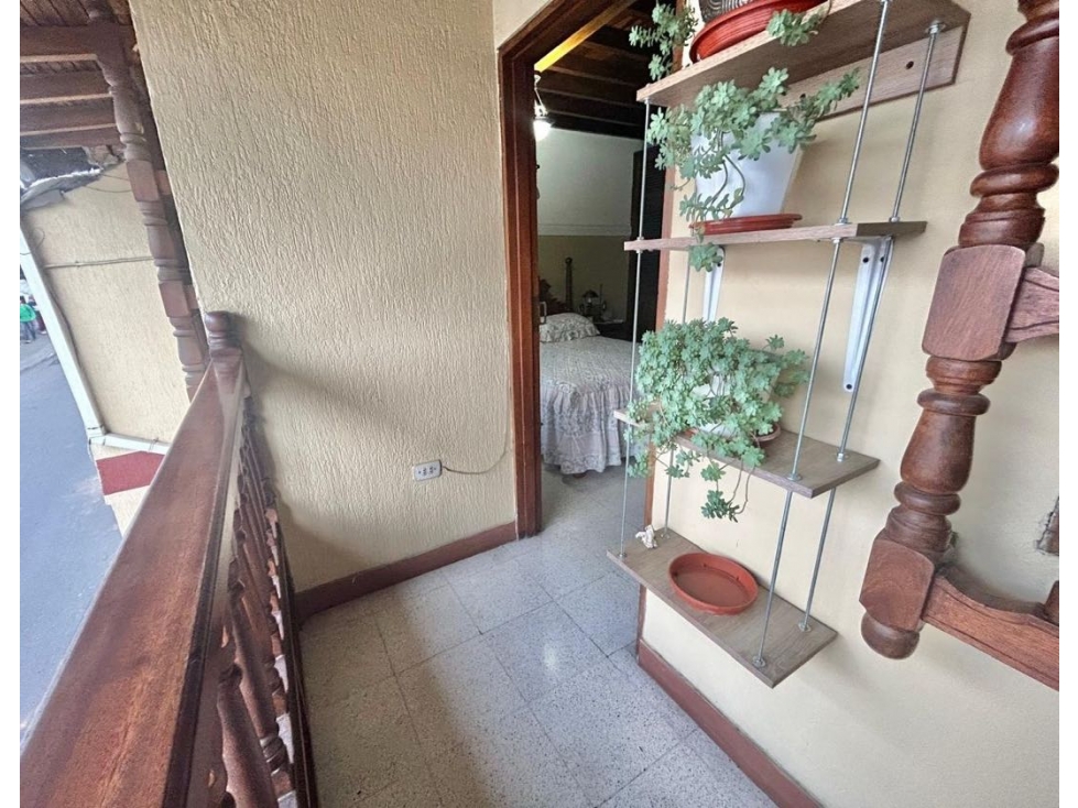 Vendo casa independiente de 2.5 niveles en Rionegro, cerca al parque — foto 2