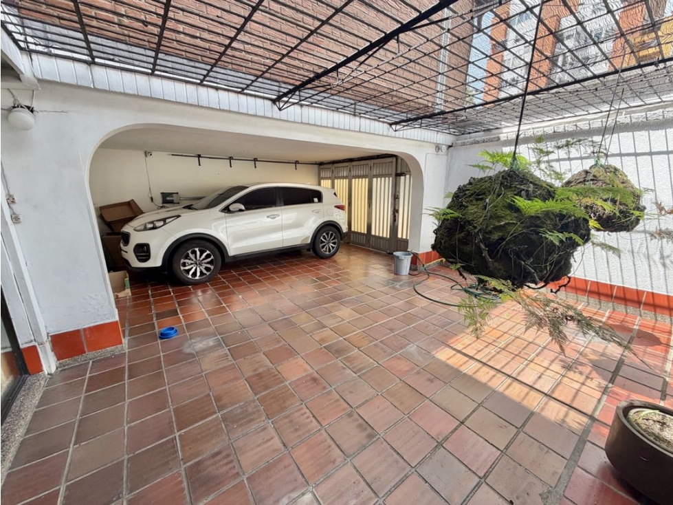 Vendo casa independiente en Laureles Estadio - media mixtura — foto 3