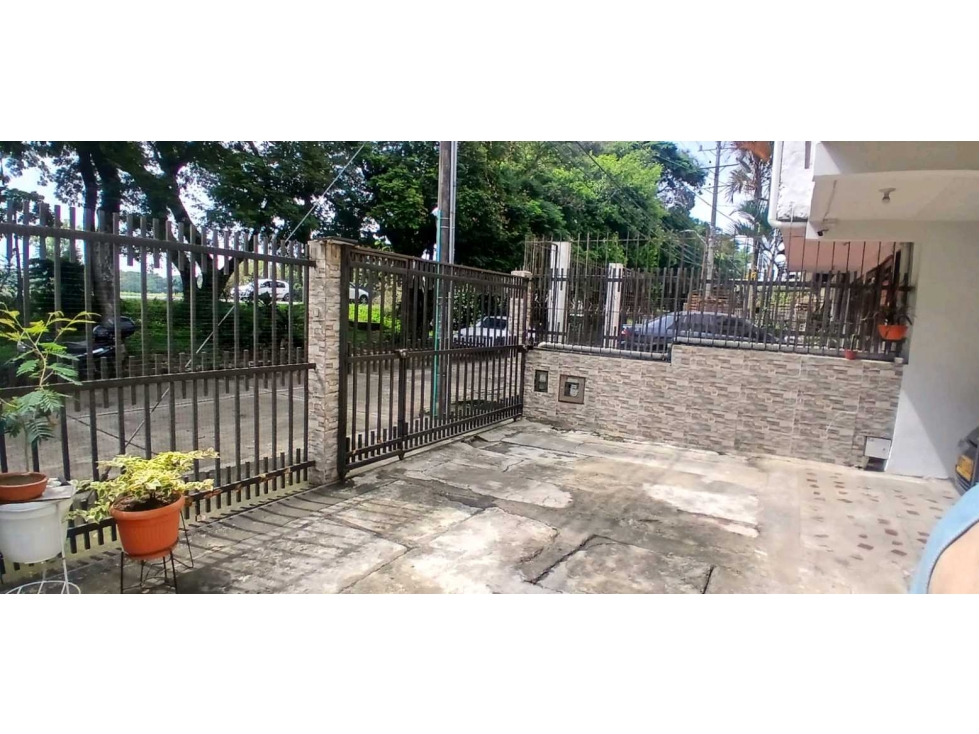 Vendo casa jamundi barrio alferez real 2 pisos independientes — foto 4