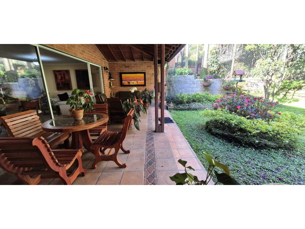 VENDO CASA LAS BRUJAS ENVIGADO 3 ALCOBAS SERVICIO TERRAZA JARDIN PATIO — foto 4