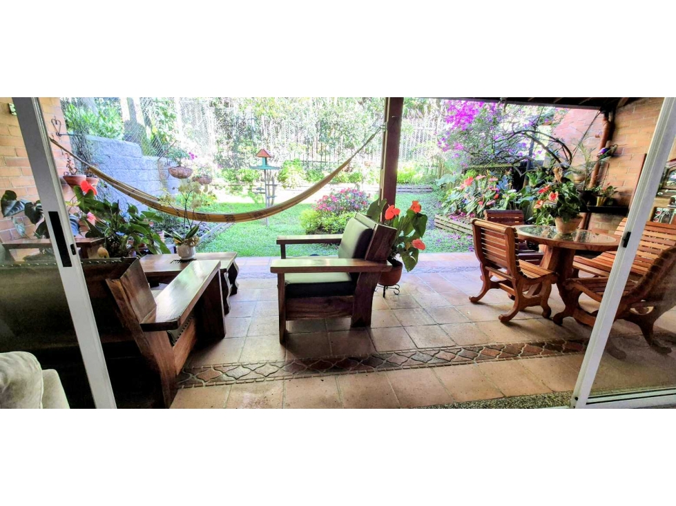 VENDO CASA LAS BRUJAS ENVIGADO 3 ALCOBAS SERVICIO TERRAZA JARDIN PATIO — foto 6