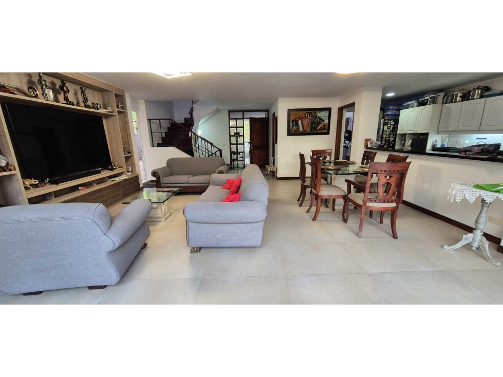 VENDO CASA LAS BRUJAS ENVIGADO 5 ALCOBAS 5 BAÑOS 3 BALCONES JACUZZI — foto 3