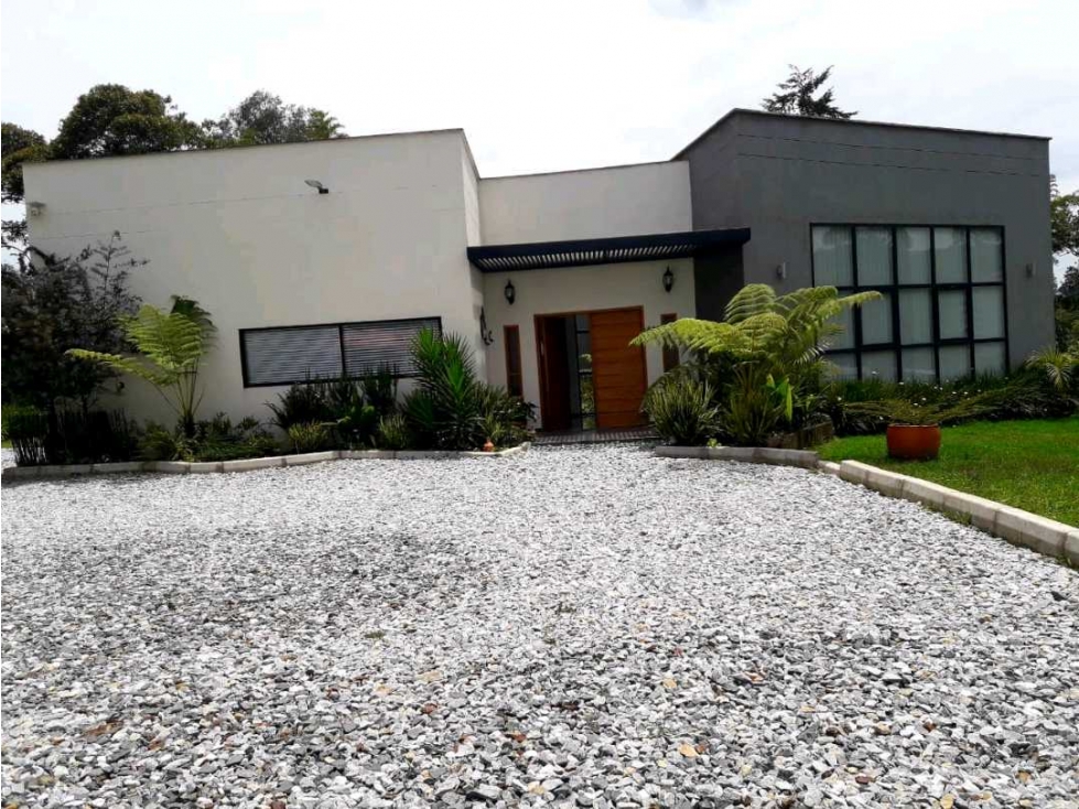 Vendo Casa llano Grande Rionegro,Área del lote 2566.30 Mtrs,$2000