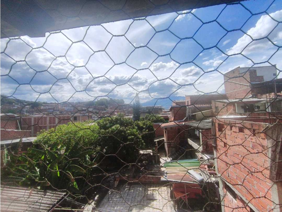 VENDO CASA LOTE EL SALVADOR BUENOS AIRES SOTANO + TERRAZA