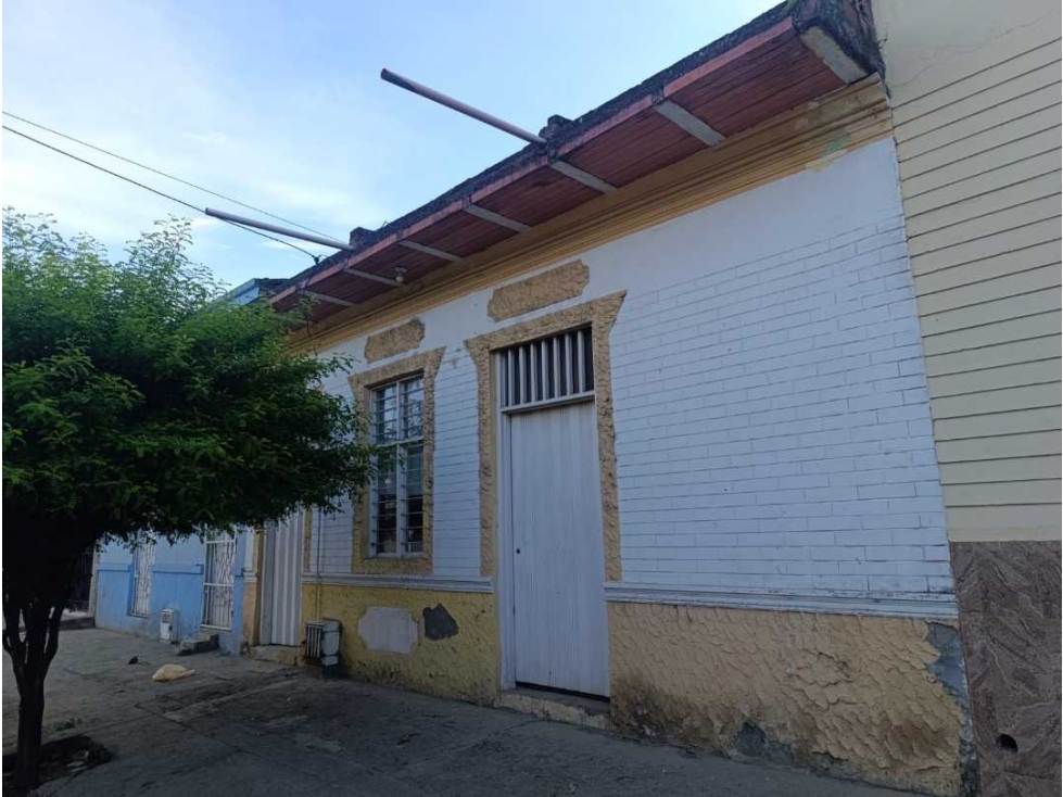 Vendo casa lote en el sur de cali barrio bretaña area lote 192 m²