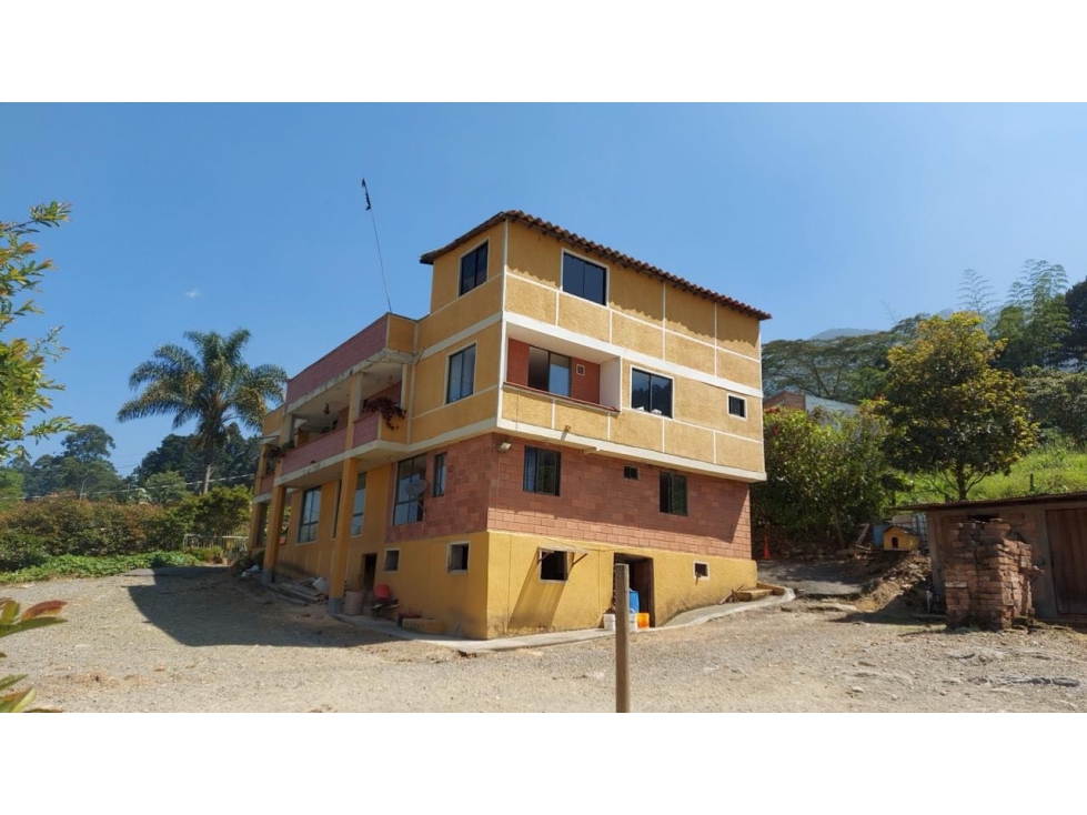 Vendo casa lote en Envigado- Loma del chocho